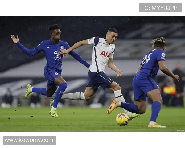 哈德斯菲与切尔西的精彩对决比分揭晓，赛场瞬间回顾与分析